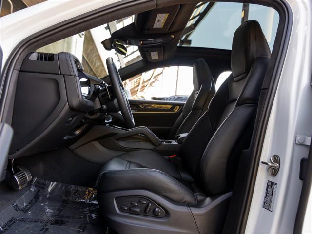 2025 Porsche Cayenne E-Hybrid Turbo