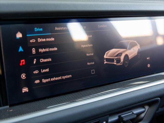 2025 Porsche Cayenne E-Hybrid Turbo