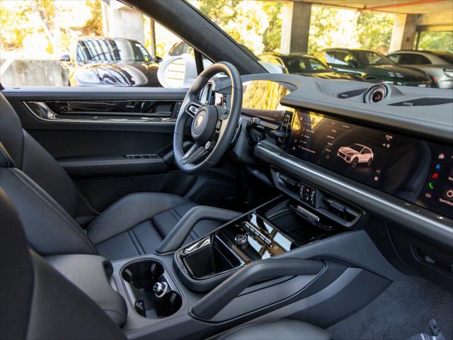 2025 Porsche Cayenne E-Hybrid Turbo