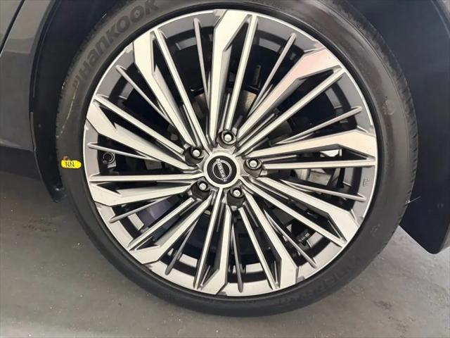 2025 Nissan Altima SL FWD