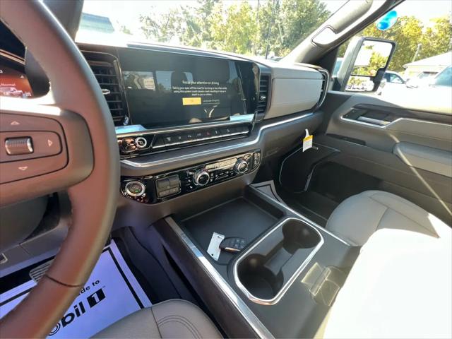 2026 GMC Sierra 2500HD Crew Cab, Standard Bed, SLT, 4WD