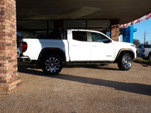 2025 GMC Canyon 4WD AT4