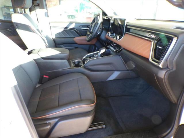 2025 GMC Canyon 4WD AT4