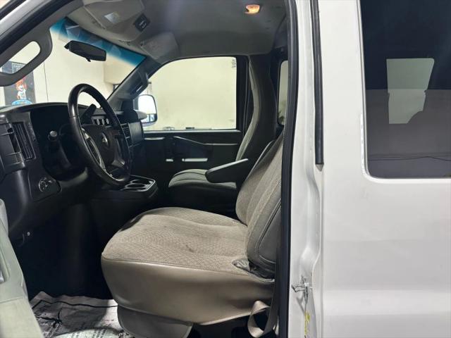 2016 Chevrolet Express LT