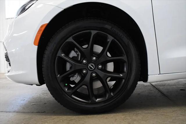 2026 Chrysler Pacifica Limited AWD