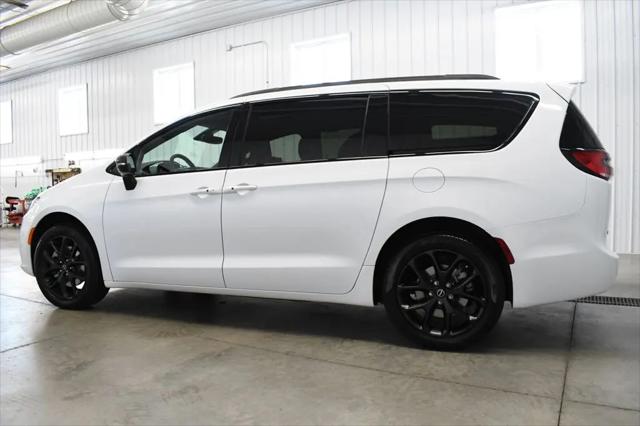 2026 Chrysler Pacifica Limited AWD