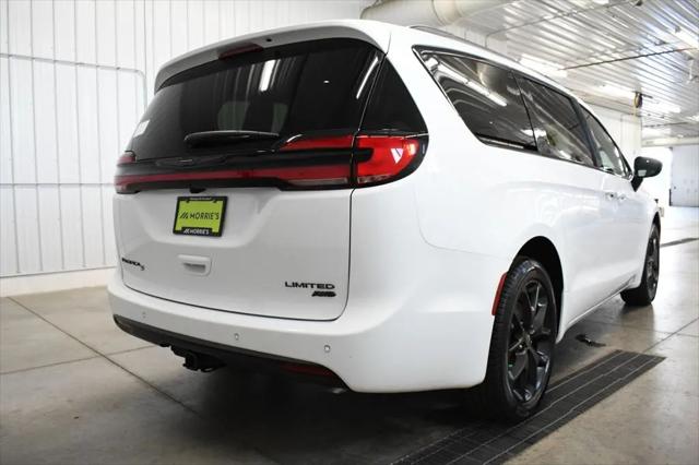 2026 Chrysler Pacifica Limited AWD