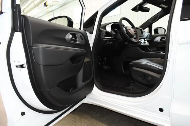 2026 Chrysler Pacifica Limited AWD