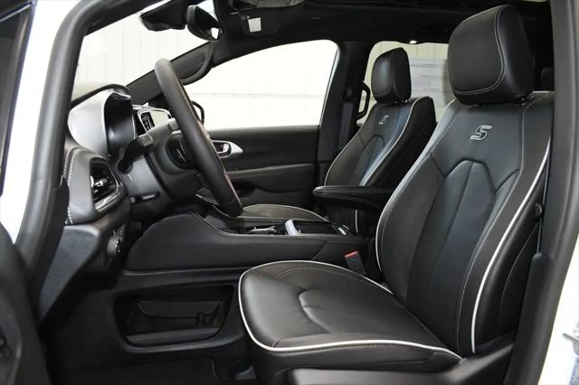 2026 Chrysler Pacifica Limited AWD