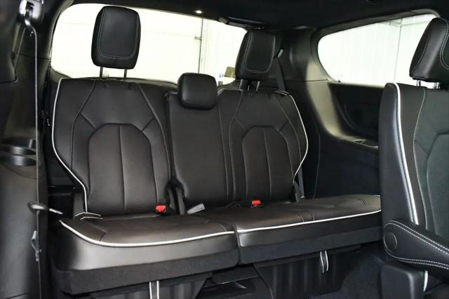 2026 Chrysler Pacifica Limited AWD