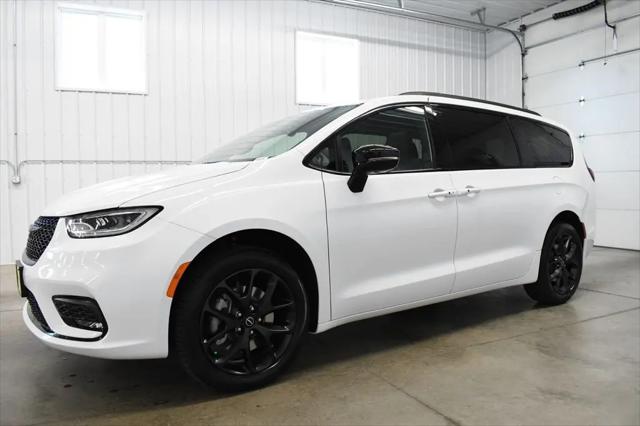2026 Chrysler Pacifica Limited AWD