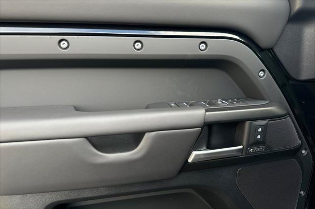 2026 Land Rover Defender V8
