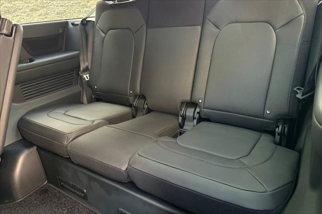 2026 Land Rover Defender V8