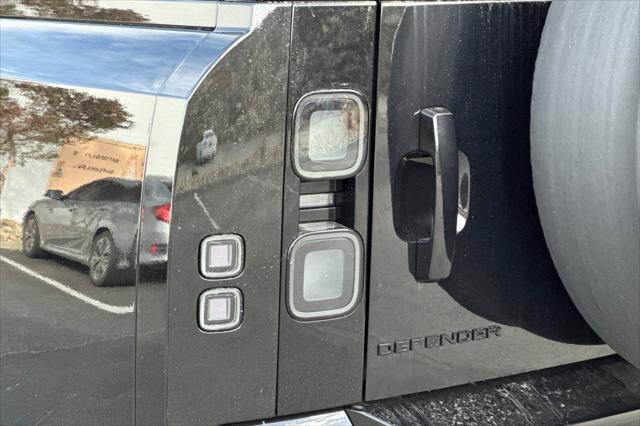 2026 Land Rover Defender V8