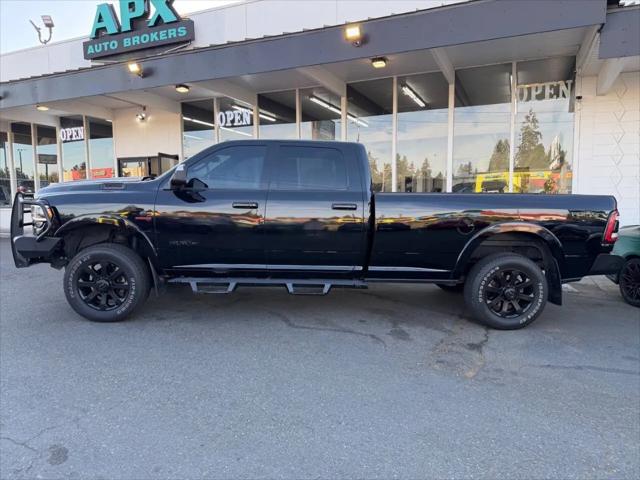 2020 Ram 3500 Laramie Crew Cab 4x4 8' Box