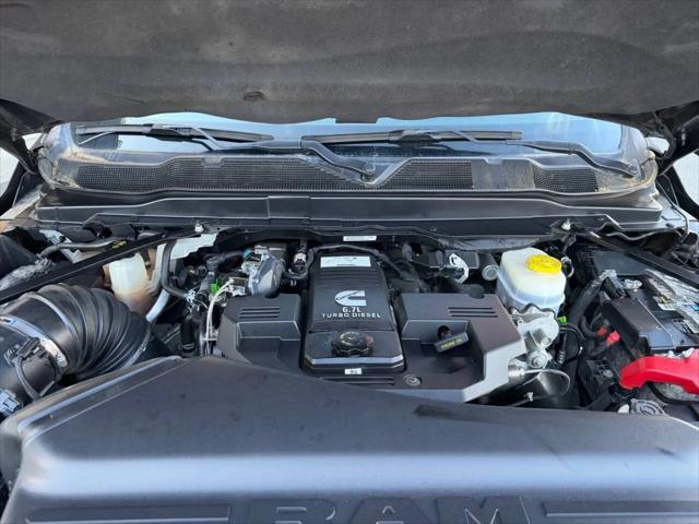 2020 Ram 3500 Laramie Crew Cab 4x4 8' Box
