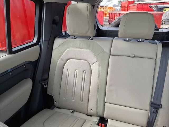 2021 Land Rover Defender 110 SE