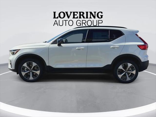 2026 Volvo XC40 Plus, B5 AWD Gas (mild hybrid), Dark