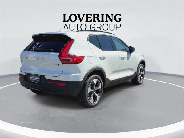 2026 Volvo XC40 Plus, B5 AWD Gas (mild hybrid), Dark