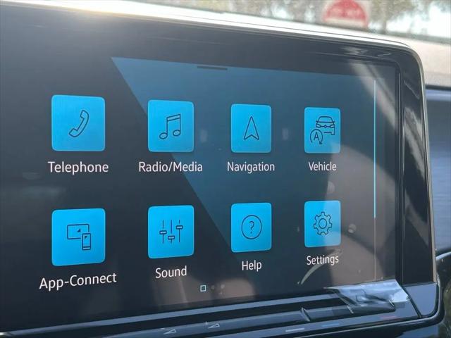 2026 Volkswagen Atlas Cross Sport SE with Technology
