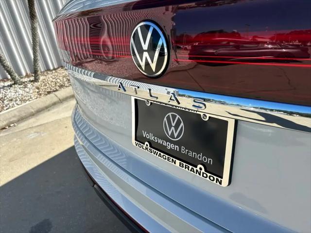 2026 Volkswagen Atlas Cross Sport SE with Technology