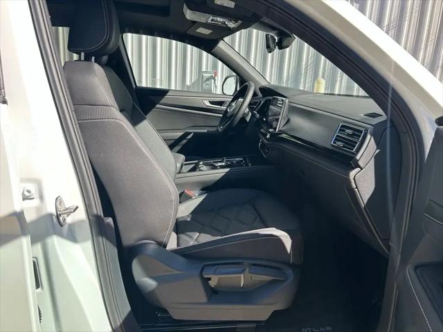 2026 Volkswagen Atlas Cross Sport SE with Technology