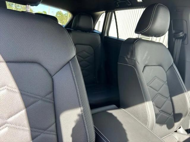 2026 Volkswagen Atlas Cross Sport SE with Technology