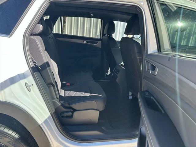 2026 Volkswagen Atlas Cross Sport SE with Technology