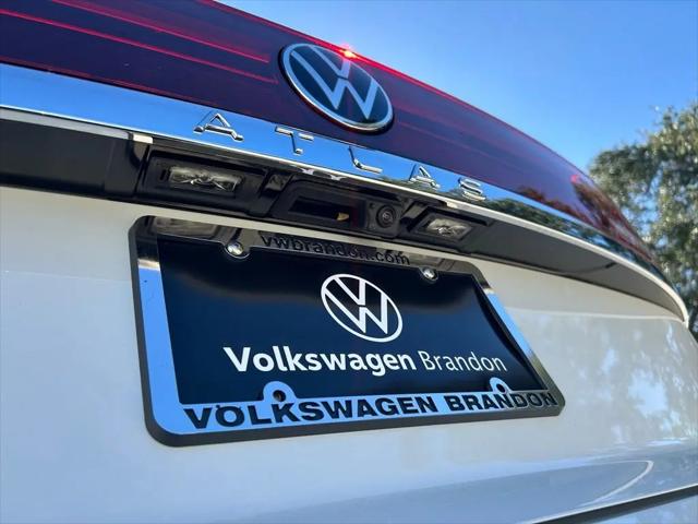 2026 Volkswagen Atlas Cross Sport SE with Technology