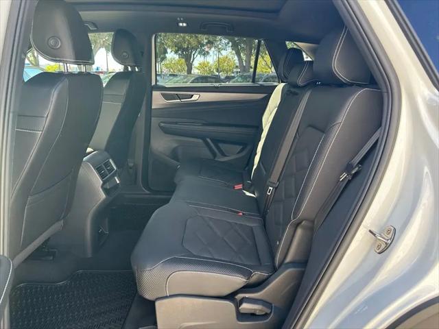 2026 Volkswagen Atlas Cross Sport SE with Technology