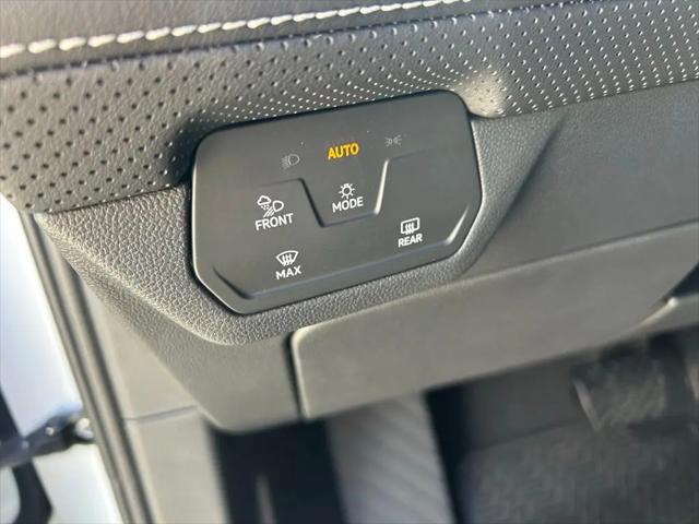2026 Volkswagen Atlas Cross Sport SE with Technology