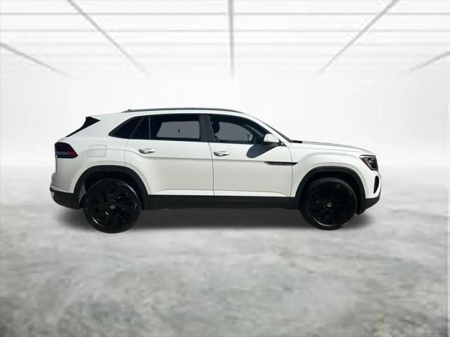 2026 Volkswagen Atlas Cross Sport SE with Technology