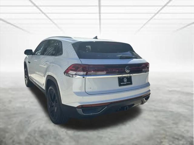 2026 Volkswagen Atlas Cross Sport SE with Technology
