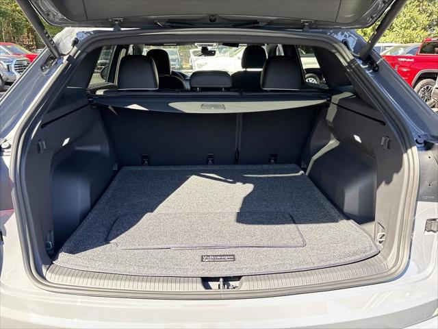 2026 Volkswagen Atlas Cross Sport SEL Premium R-Line
