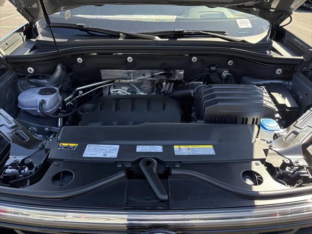 2026 Volkswagen Atlas Cross Sport SEL Premium R-Line