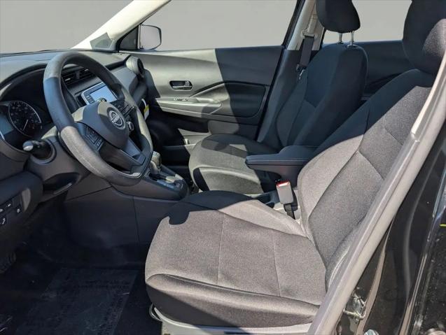 2025 Nissan Kicks S