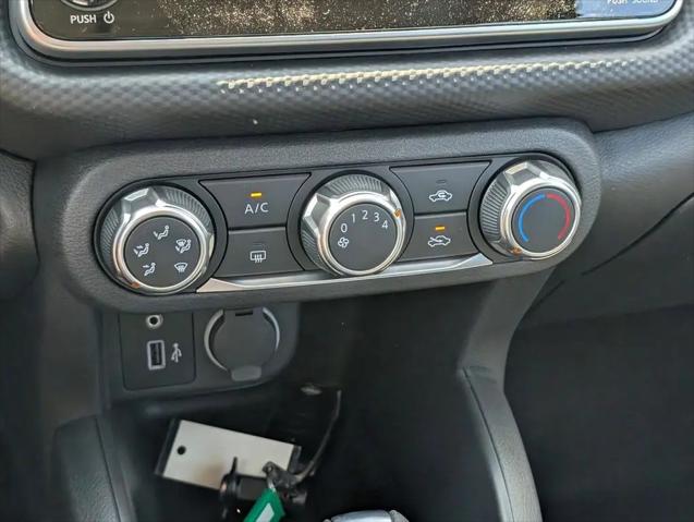 2025 Nissan Kicks S