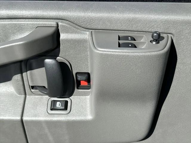 2025 GMC Savana Passenger RWD 3500 Extended Wheelbase LS