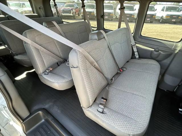 2025 GMC Savana Passenger RWD 3500 Extended Wheelbase LS