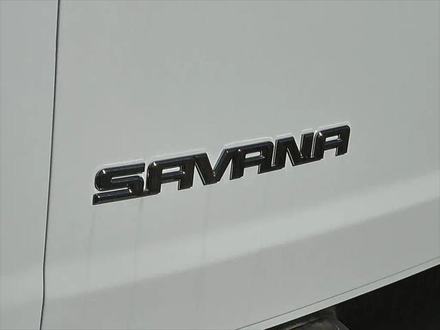 2025 GMC Savana Passenger RWD 3500 Extended Wheelbase LS