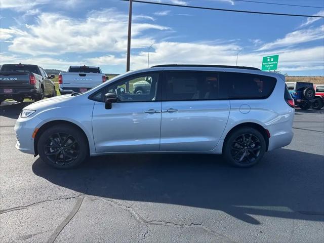 2026 Chrysler Pacifica Limited AWD