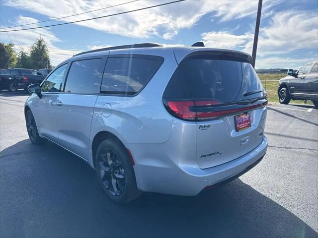 2026 Chrysler Pacifica Limited AWD