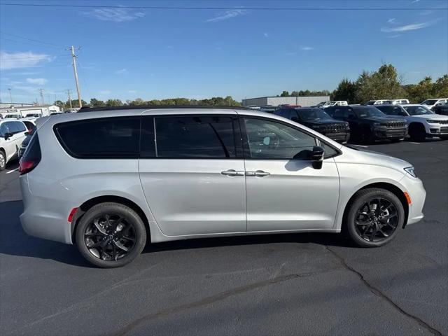 2026 Chrysler Pacifica Limited AWD
