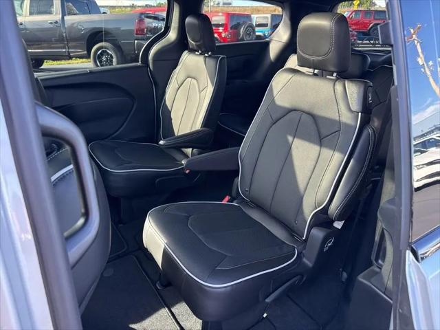 2026 Chrysler Pacifica Limited AWD
