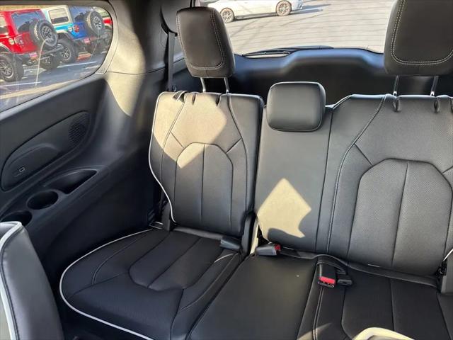 2026 Chrysler Pacifica Limited AWD