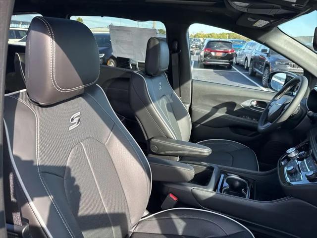 2026 Chrysler Pacifica Limited AWD