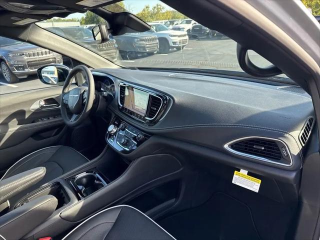 2026 Chrysler Pacifica Limited AWD