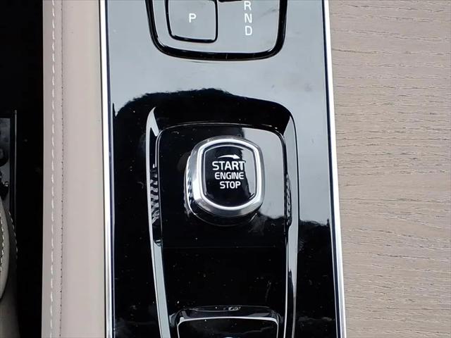 2026 Volvo XC90 Plus, B6 AWD Gas (mild hybrid), Gasoline, Bright, 7 Seats