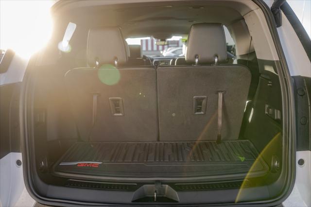 2023 GMC Acadia AWD SLT