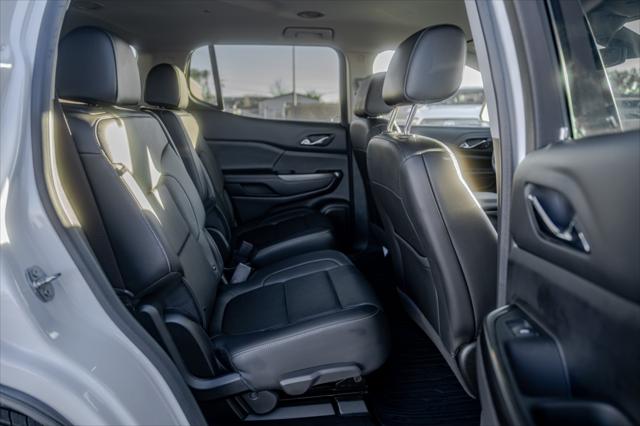 2023 GMC Acadia AWD SLT